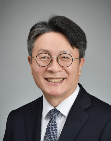 Kyung Hyun Ahn.jpg